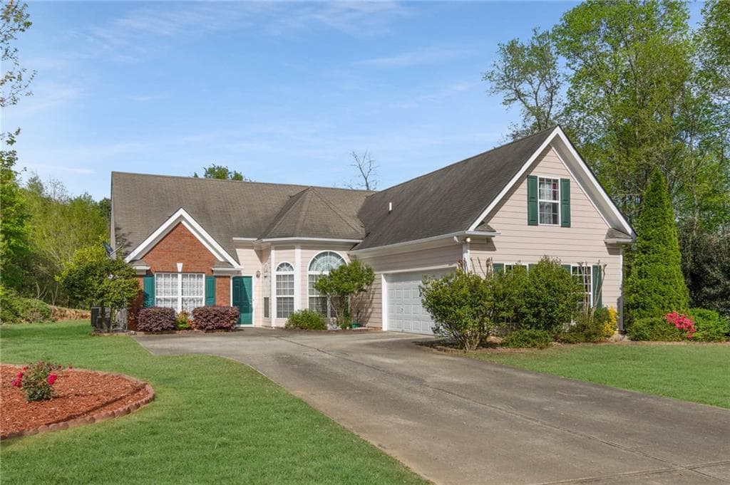 1390 Platinum Drive, Hoschton, GA 30548 — most recent listing photo