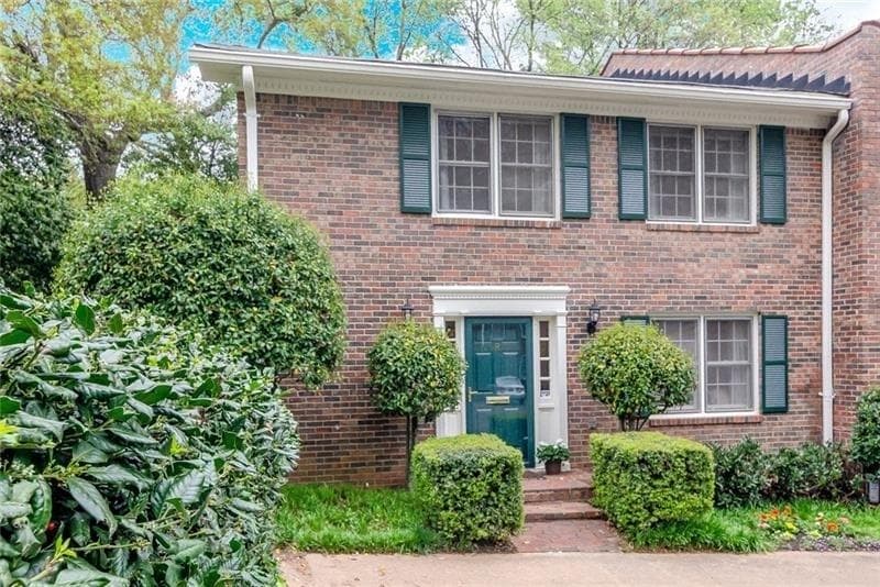 3 bedroom, 3 bathroom, 2,254 sq ft townhouse sold at 1105 Clairemont Avenue R, Decatur, GA 30030