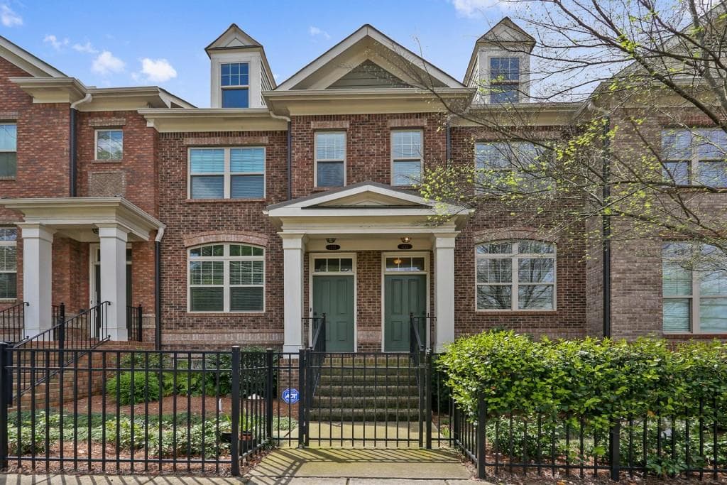 2 bedroom, 4 bathroom, 1,800 sq ft townhouse sold at 1223 Lavista Road, Atlanta, GA 30324