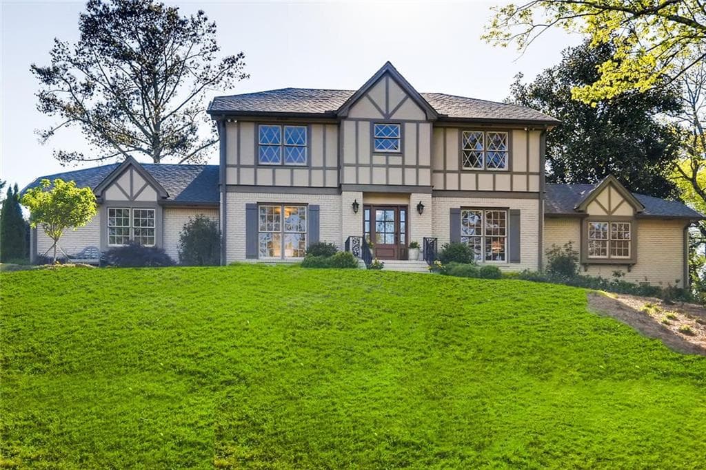 6 bedroom, 6 bathroom, 4,200 sq ft single family residence sold at 7525 Ball Mill Road, Sandy Springs, GA 30350