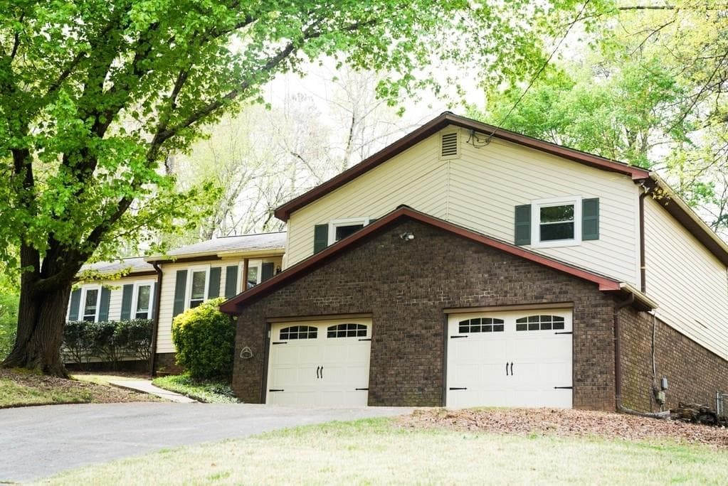 3 bedroom, 2 bathroom, 1,906 sq ft single family residence sold at 534 RIVERCREST Drive, Woodstock, GA 30188