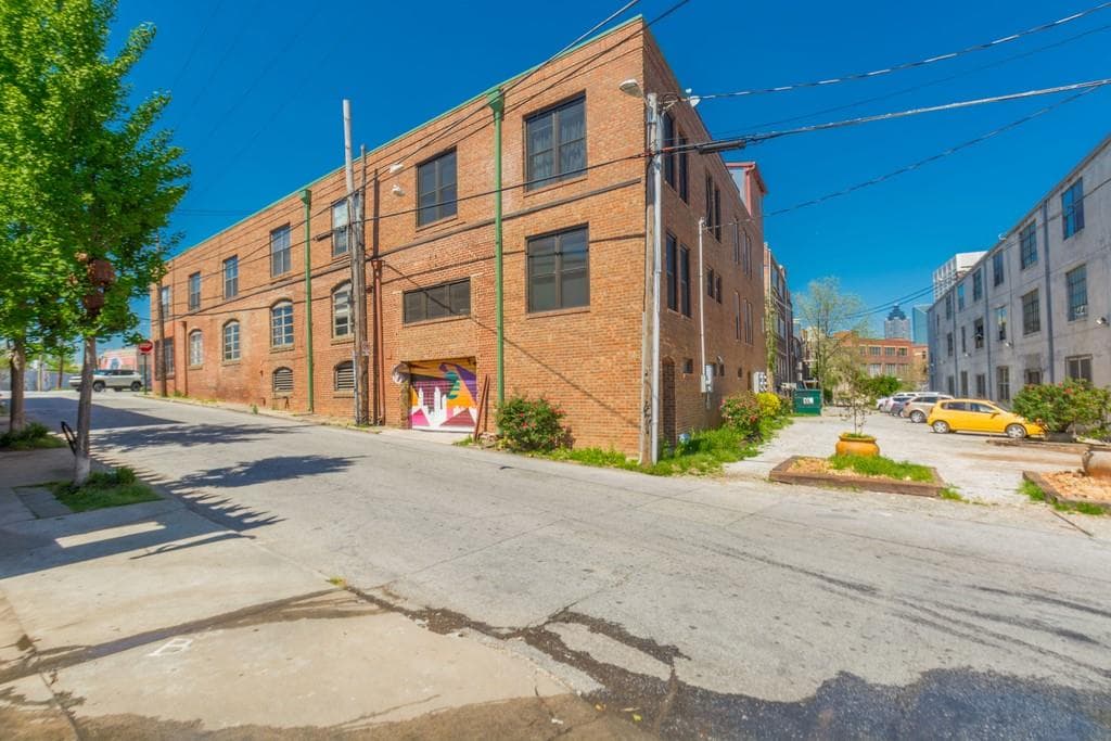2 bedroom, 2 bathroom, 1,250 sq ft condominium sold at 158 Walker Street 3, Atlanta, GA 30313