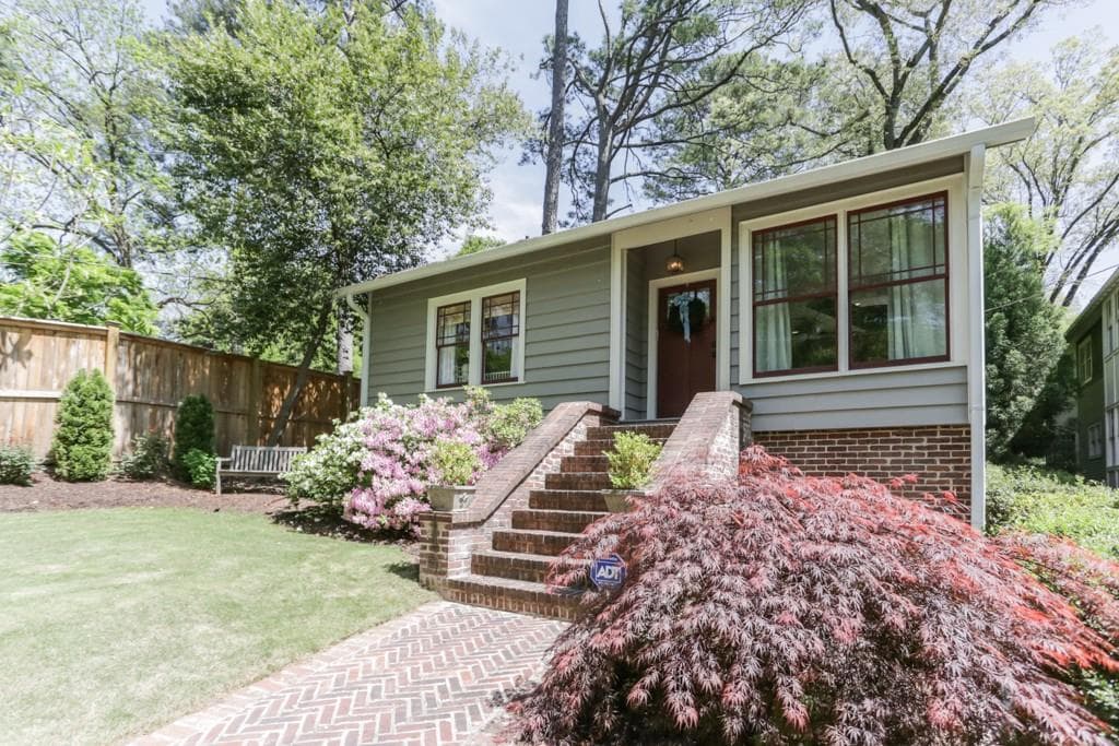 2 bedroom, 2 bathroom, 1,338 sq ft single family residence sold at 215 Terrace Drive, Atlanta, GA 30305
