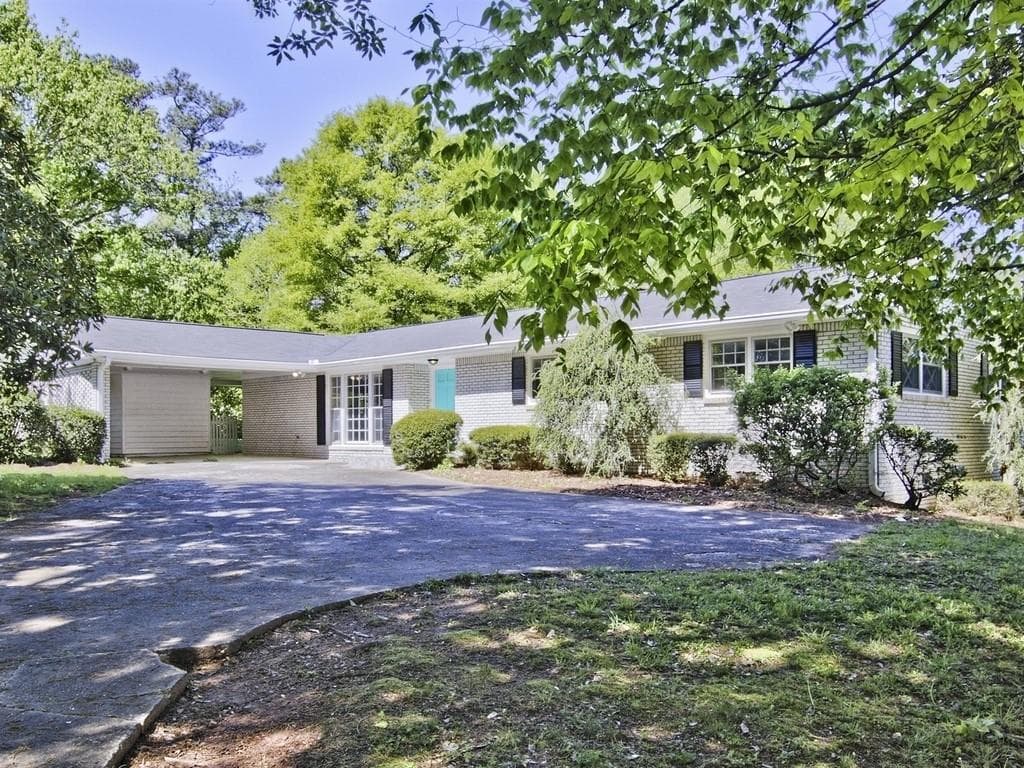 3 bedroom, 2 bathroom, 1,770 sq ft single family residence sold at 4030 DEERWOOD Parkway, Smyrna, GA 30082