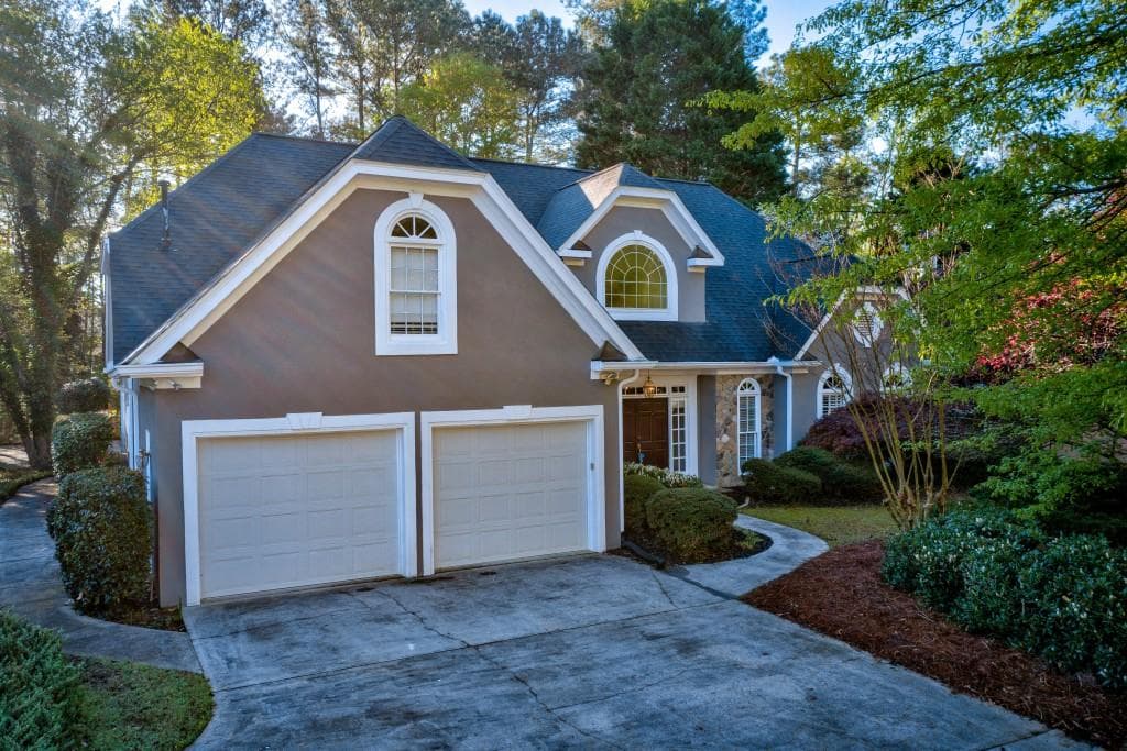 5 bedroom, 3 bathroom, 3,764 sq ft single family residence sold at 6240 Bannerhorn Run, Alpharetta, GA 30005