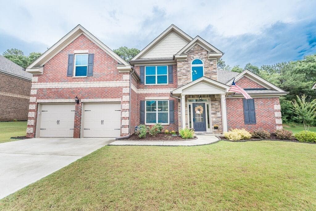 4 bedroom, 4 bathroom, 3,276 sq ft single family residence sold at 4380 Elvie Way, Hoschton, GA 30548