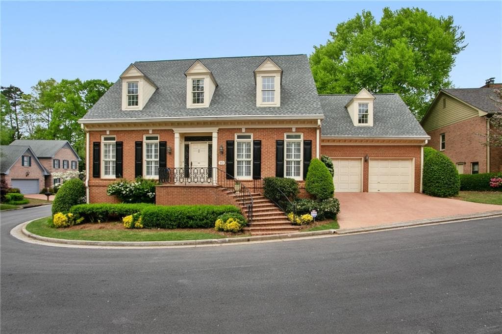 10 Downshire Circle, Decatur, GA 30033 — most recent listing photo