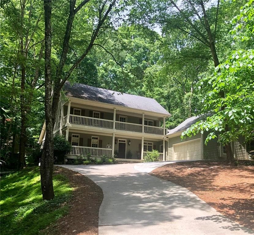 4 bedroom, 4 bathroom, 4,100 sq ft single family residence sold at 243 Lakeshore Drive, Berkeley Lake, GA 30096