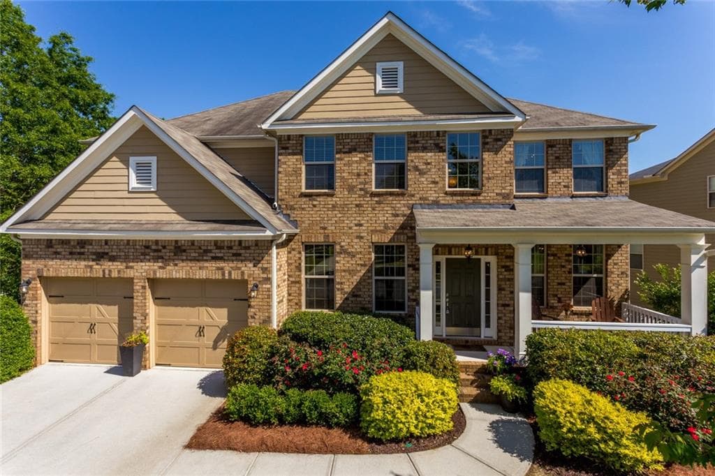 6 bedroom, 4 bathroom, 4,412 sq ft single family residence sold at 201 Fox Pointe Court, Woodstock, GA 30188