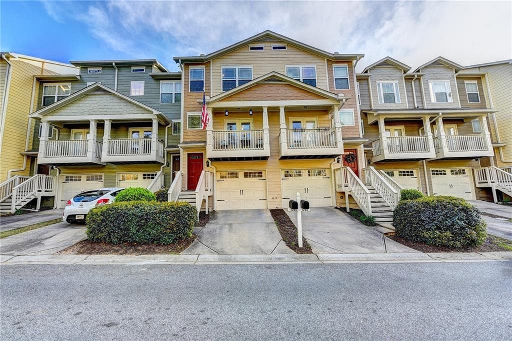 3 bedroom, 4 bathroom, 1,326 sq ft townhouse sold at 1204 Liberty Parkway, Atlanta, GA 30318