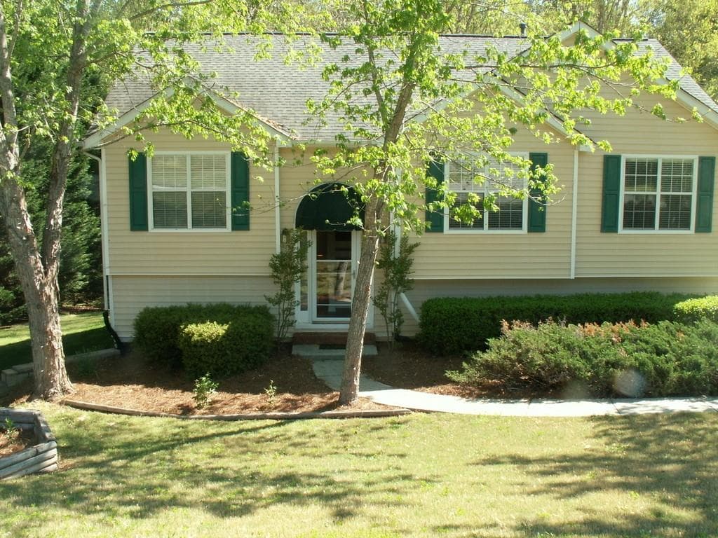4 bedroom, 3 bathroom single family residence sold at 7229 TASCOSA Drive, Flowery Branch, GA 30542
