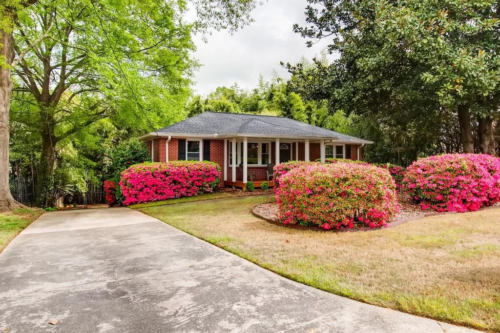 281 WOODVIEW Lane, Smyrna, GA 30082 — most recent listing photo