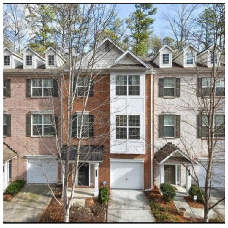 3 bedroom, 4 bathroom townhouse sold at 711 Coligny Court, Atlanta, GA 30350