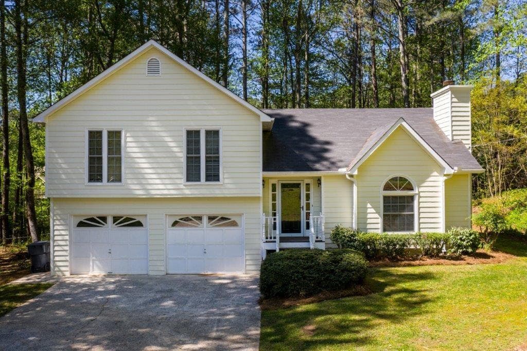6050 Surrey Court, Cumming, GA 30028 — most recent listing photo