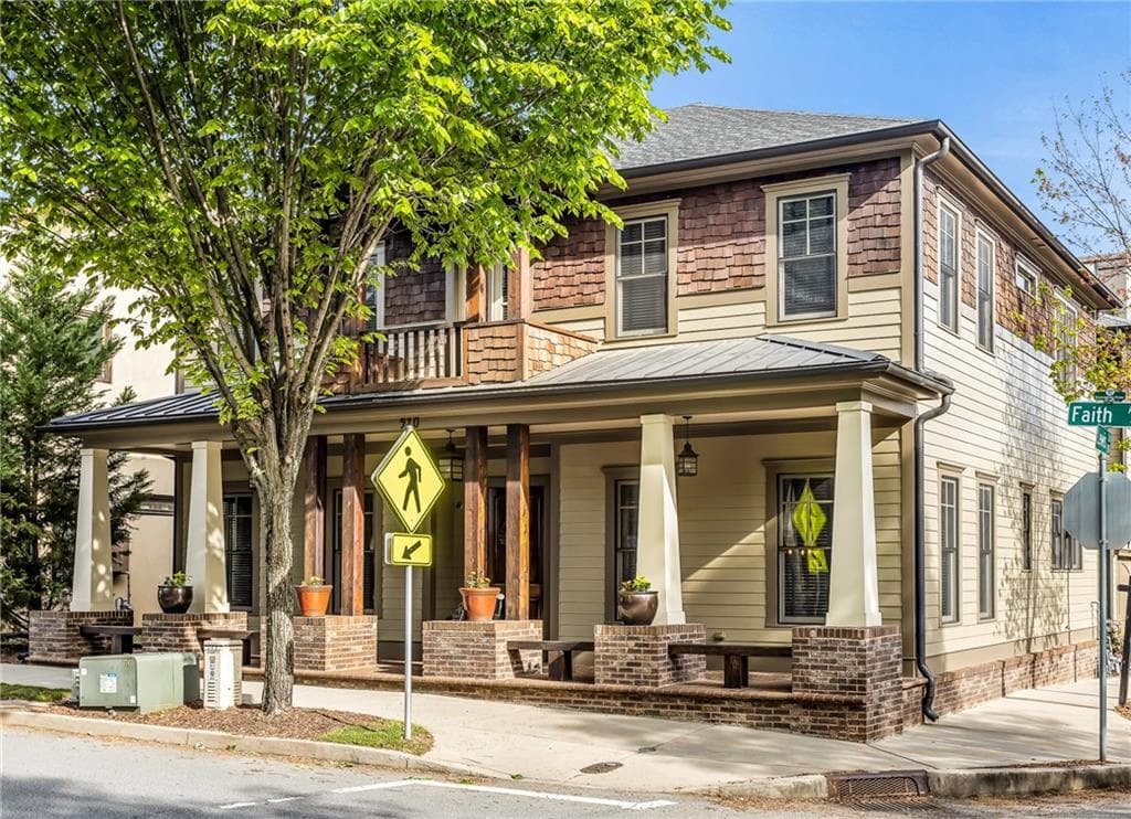 6 bedroom, 5 bathroom, 4,181 sq ft single family residence sold at 970 Glenwood Park Drive SE, Atlanta, GA 30316