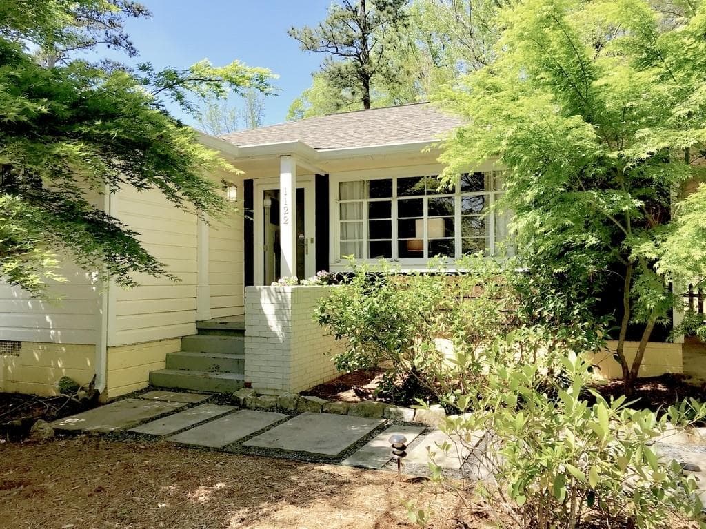 2 bedroom, 1 bathroom single family residence sold at 1122 Greenleaf Road, Atlanta, GA 30316