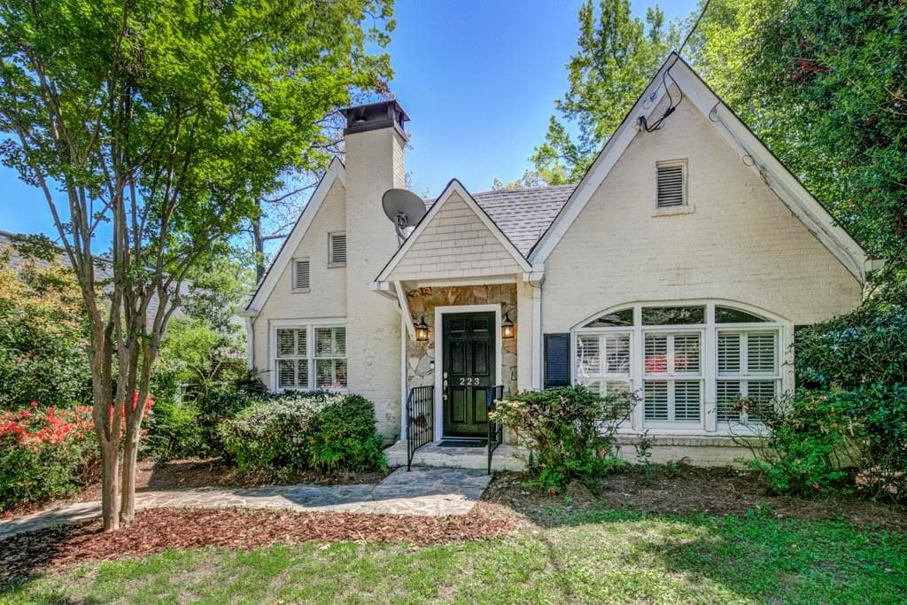 3 bedroom, 2 bathroom single family residence sold at 223 E Wesley Road, Atlanta, GA 30305