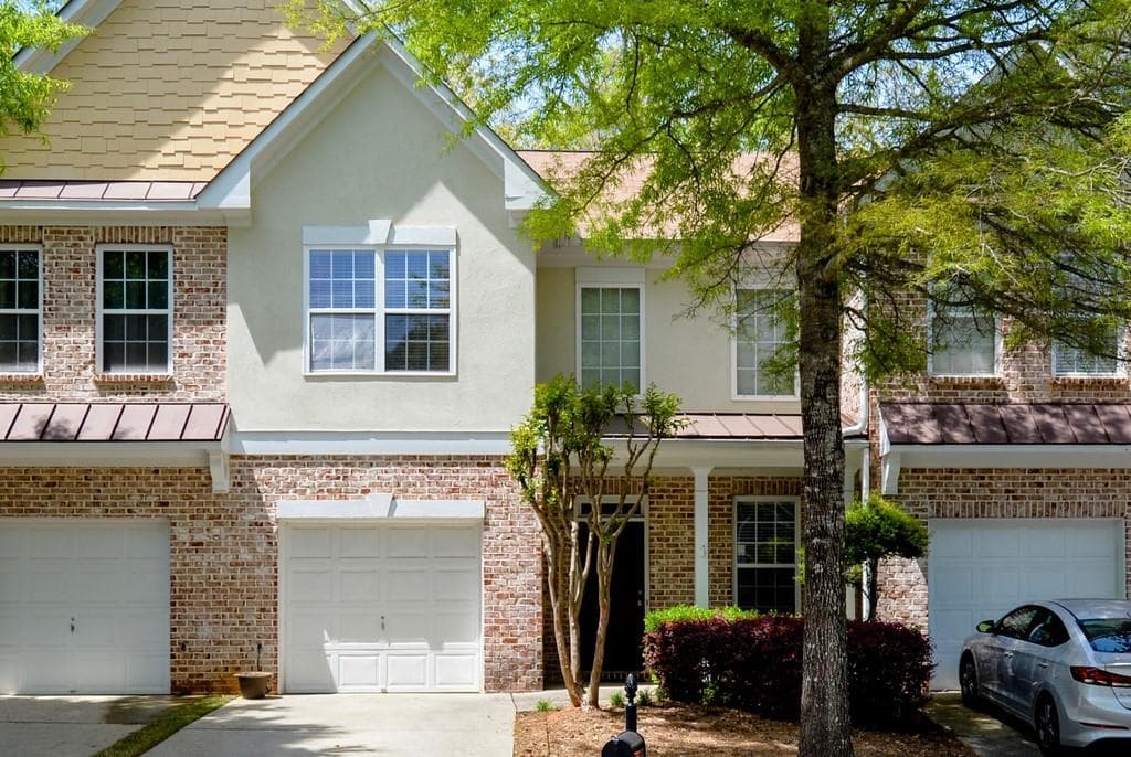 2 bedroom, 3 bathroom, 1,777 sq ft townhouse sold at 330 St. Claire Drive 330, Alpharetta, GA 30004