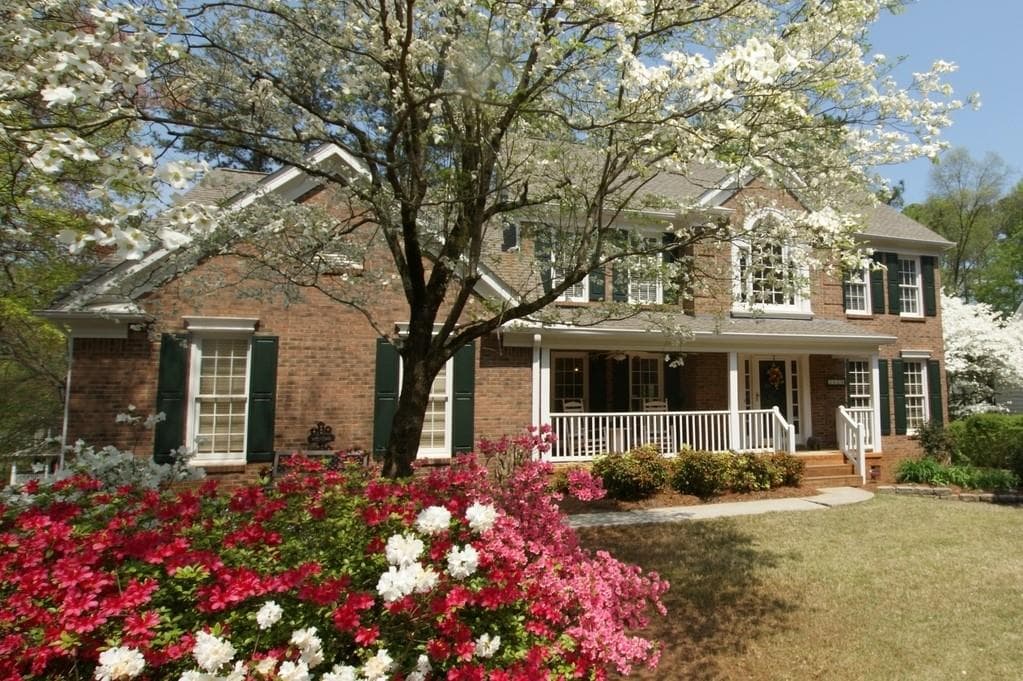 5 bedroom, 5 bathroom, 3,839 sq ft single family residence sold at 5880 Grandview Court, Acworth, GA 30101 — photo 1 of 1