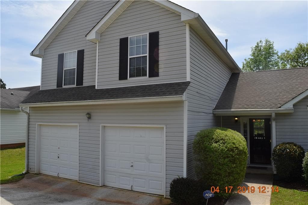 3 bedroom, 3 bathroom, 1,940 sq ft single family residence sold at 220 TEAK Lane, Fairburn, GA 30213