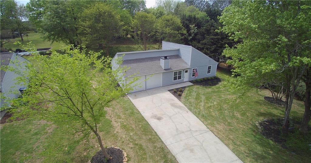 3 bedroom, 2 bathroom, 1,248 sq ft single family residence sold at 102 Apple Valley Drive, Woodstock, GA 30188