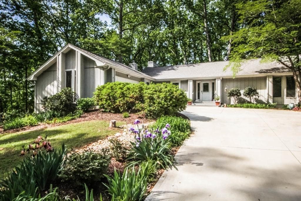 4 bedroom, 3 bathroom, 2,787 sq ft single family residence sold at 5353 High Harbor Court, Gainesville, GA 30504