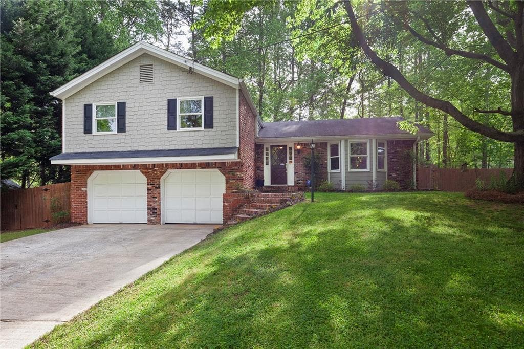 4 bedroom, 3 bathroom, 2,263 sq ft single family residence sold at 1035 Heathcliff Lane, Marietta, GA 30067