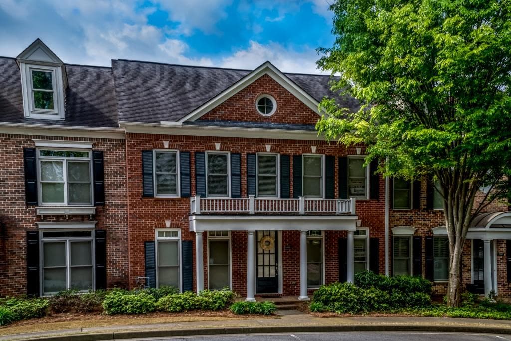 5805 Fairmont Trace, Roswell, GA 30075 — most recent listing photo