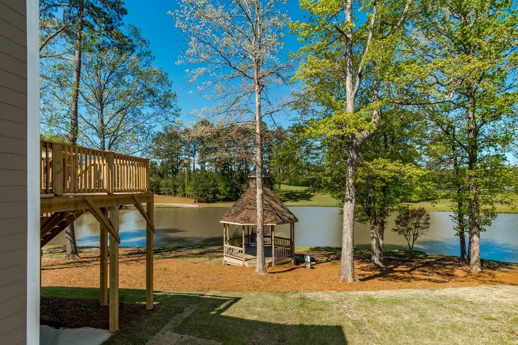 4 bedroom, 4 bathroom single family residence sold at 494 Spring View Drive, Woodstock, GA 30188