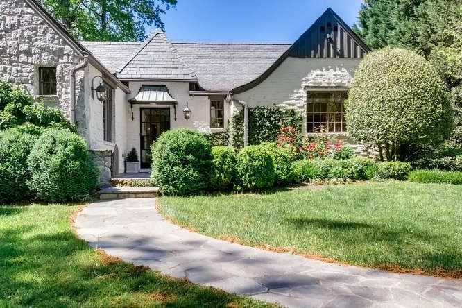 4 bedroom, 6 bathroom, 5,723 sq ft single family residence sold at 340 Brentwood Drive, Atlanta, GA 30305