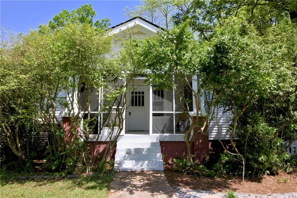 2 bedroom, 1 bathroom, 1,130 sq ft single family residence sold at 2026 Meador Avenue, Atlanta, GA 30315