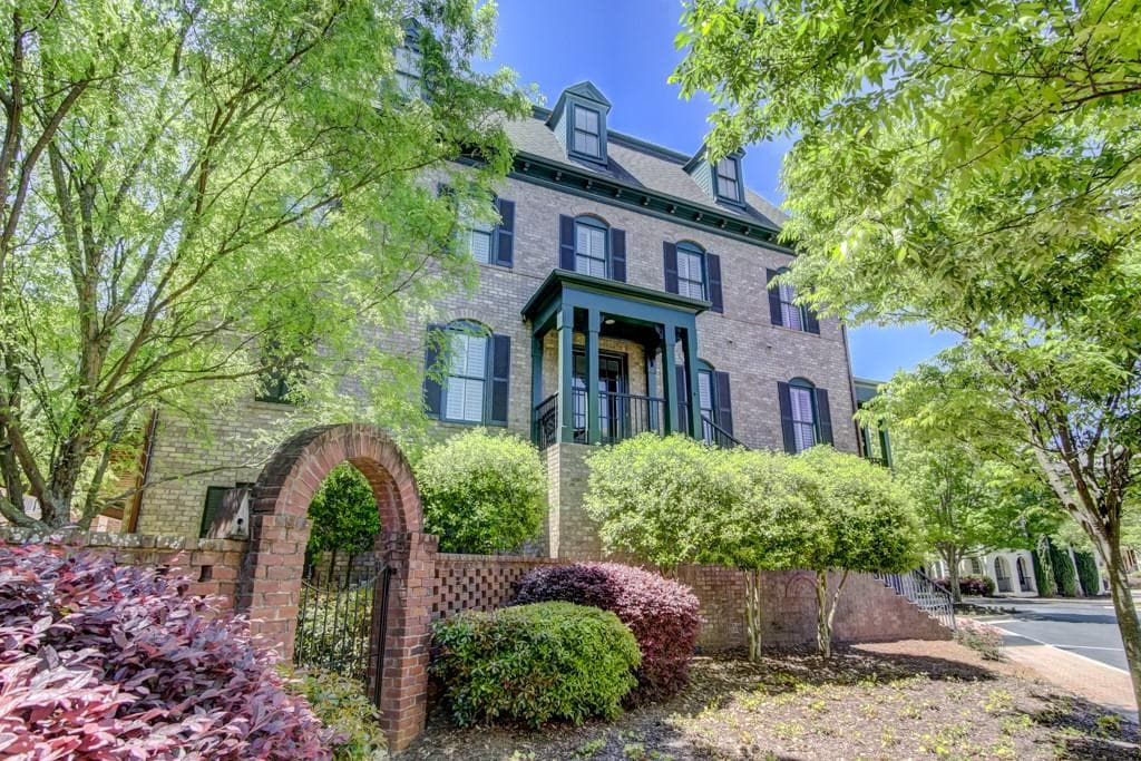 4 bedroom, 5 bathroom, 4,044 sq ft townhouse sold at 4380 BRIDGEHAVEN Drive 11, Smyrna, GA 30080