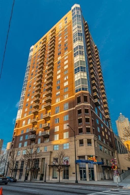 1 bedroom, 1 bathroom, 1,250 sq ft condominium sold at 285 Centennial Olympic Pk Drive 1208, Atlanta, GA 30313