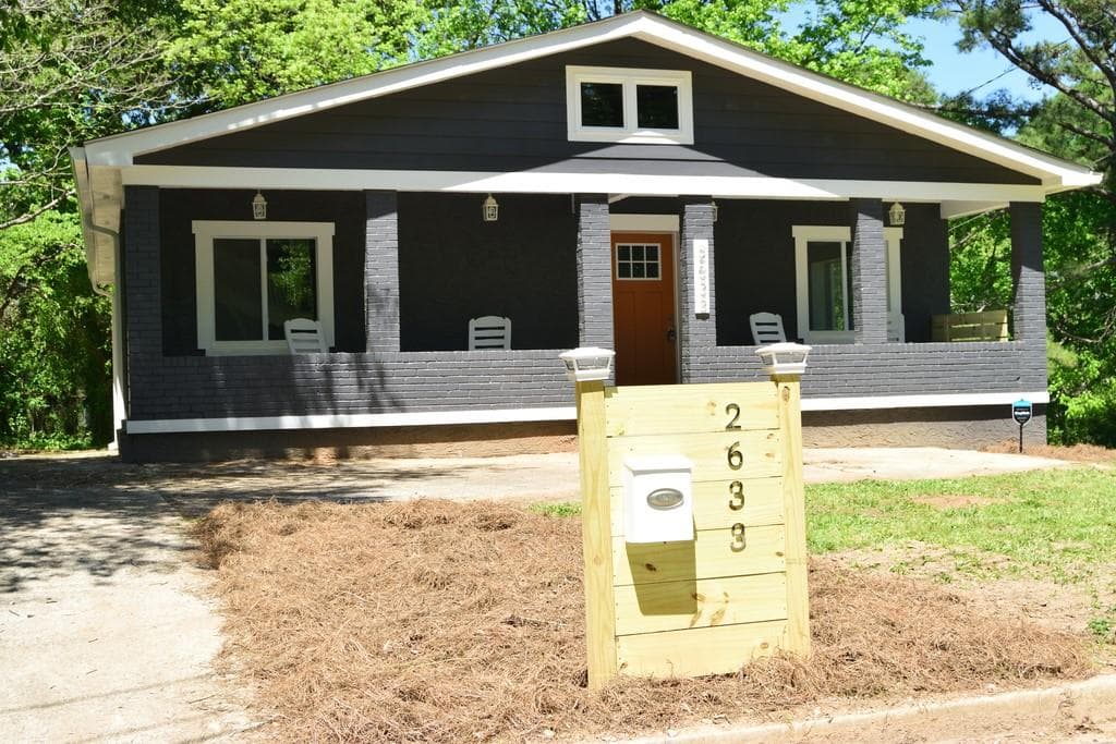 3 bedroom, 2 bathroom, 1,366 sq ft single family residence sold at 2633 Brown Street, Atlanta, GA 30318