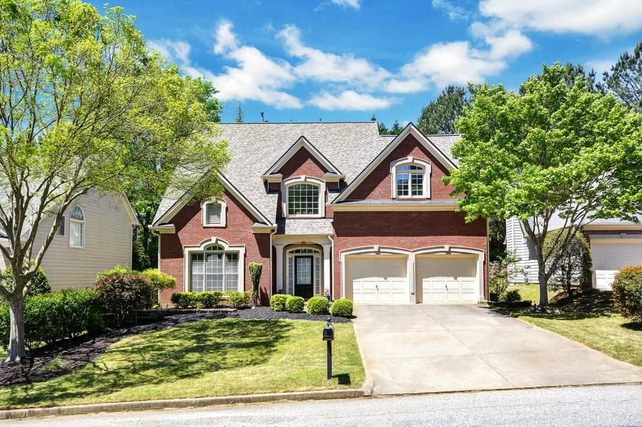 4 bedroom, 3 bathroom, 3,497 sq ft single family residence sold at 1032 Queensgate Drive Drive, Smyrna, GA 30082