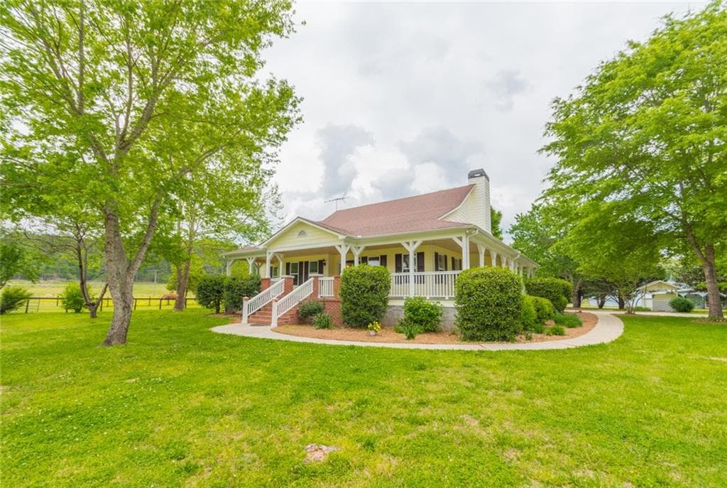 4 bedroom, 3 bathroom single family residence sold at 275 Etowah Downs Court, Ball Ground, GA 30107