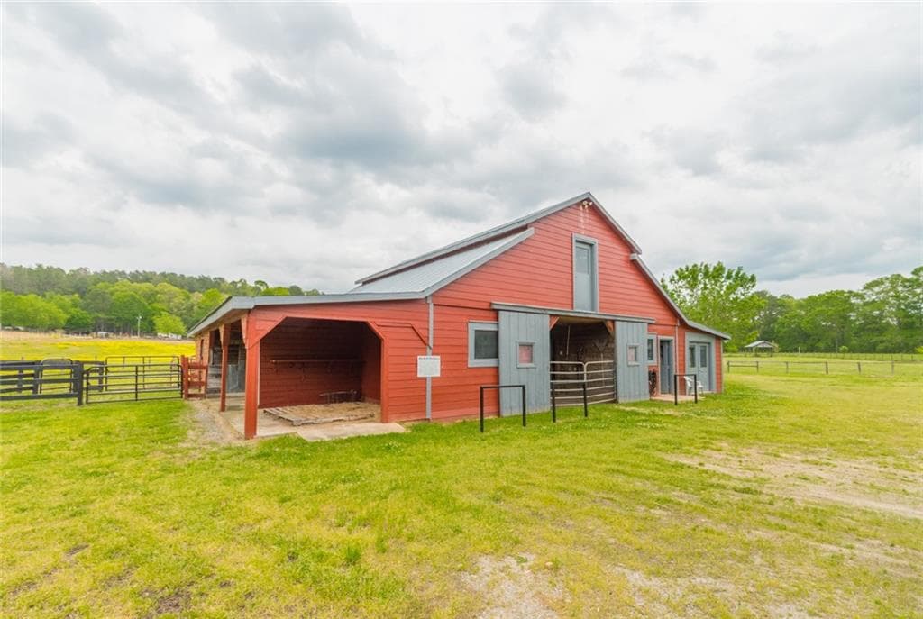 3 bedroom, 2 bathroom single family residence sold at 275 Etowah Downs Court, Ball Ground, GA 30107