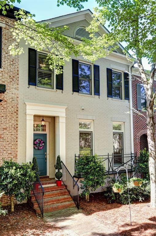 3 bedroom, 4 bathroom, 2,574 sq ft townhouse sold at 122 W Ridge Way, Roswell, GA 30076