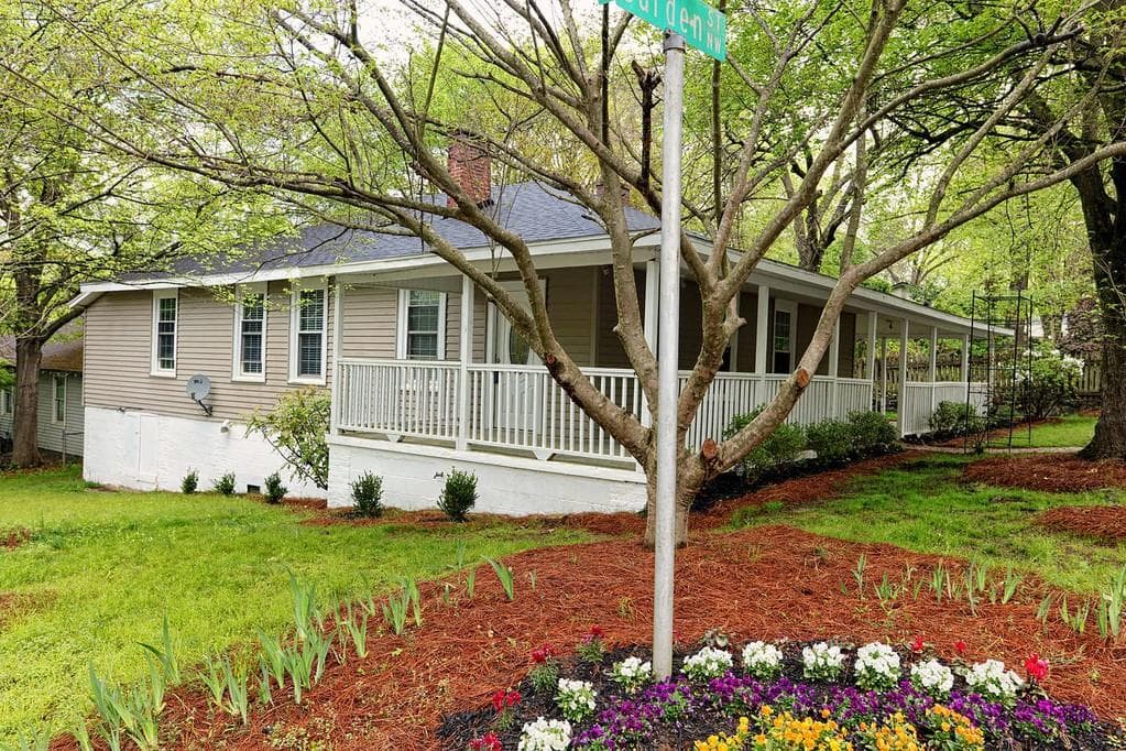 2 bedroom, 2 bathroom, 1,850 sq ft single family residence sold at 2891 Burden Street, Atlanta, GA 30318