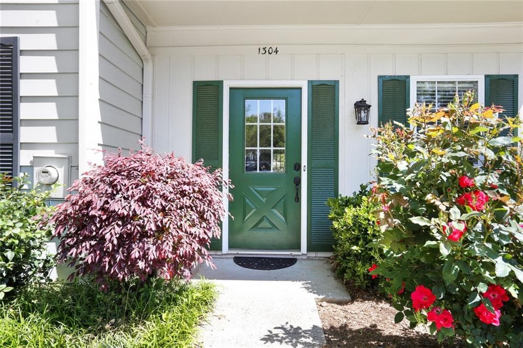 1304 Wedgewood Court, Sandy Springs, GA 30350 — most recent listing photo