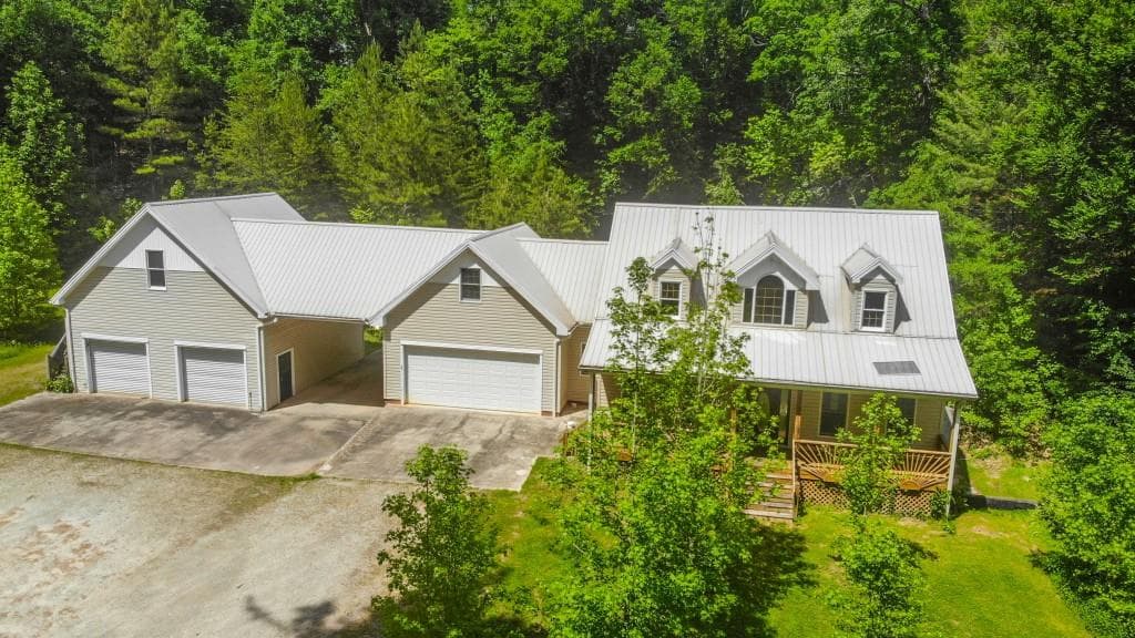 169 Sandy Road, Toccoa, GA 30577 — most recent listing photo