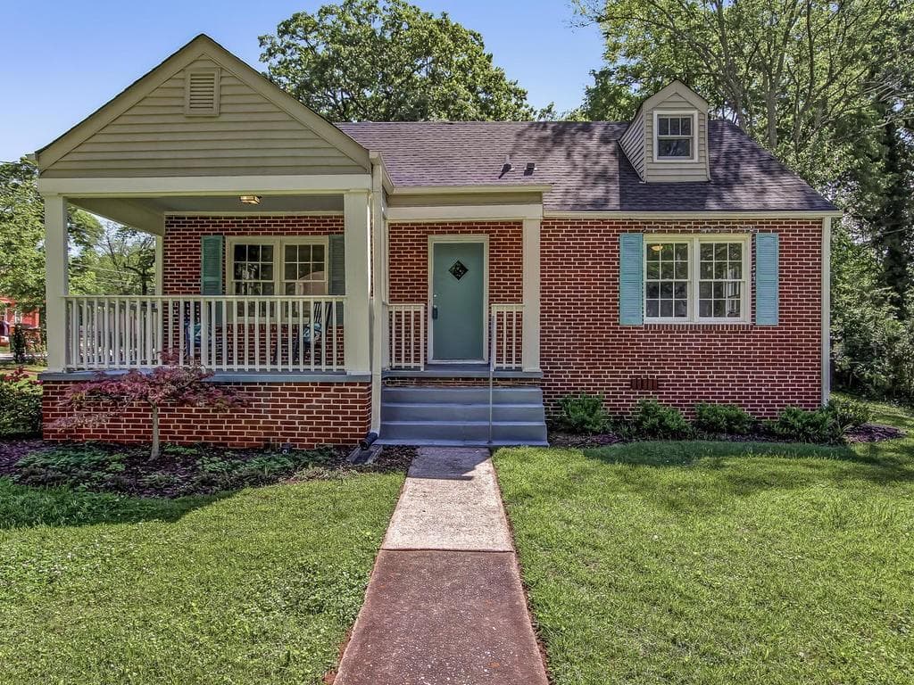 4 bedroom, 2 bathroom, 1,771 sq ft single family residence sold at 1504 Athens Avenue, Atlanta, GA 30310