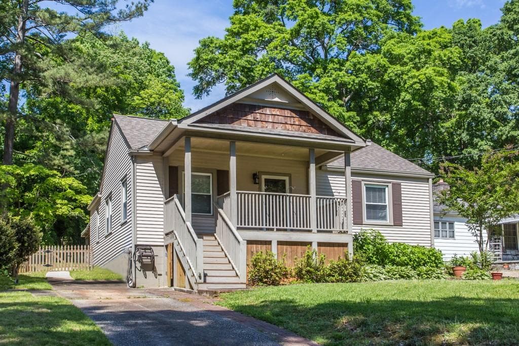2 bedroom, 2 bathroom, 1,335 sq ft single family residence sold at 957 PROSPECT Avenue, Atlanta, GA 30316