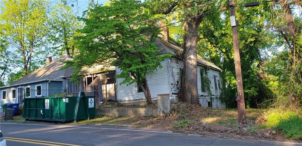 6 bedroom, 1 bathroom, 1,953 sq ft single family residence sold at 936 Fortress Avenue, Atlanta, GA 30315