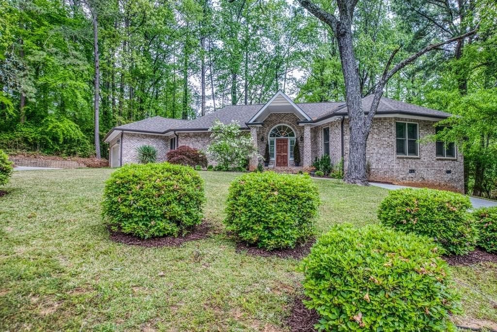 3 bedroom, 4 bathroom, 4,233 sq ft single family residence sold at 1346 Sheffield Drive, Atlanta, GA 30329