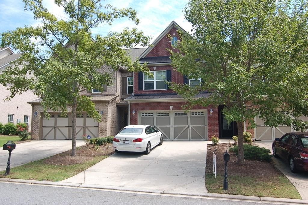 3 bedroom, 3 bathroom, 2,024 sq ft townhouse sold at 4955 Hastings Terrace, Alpharetta, GA 30005