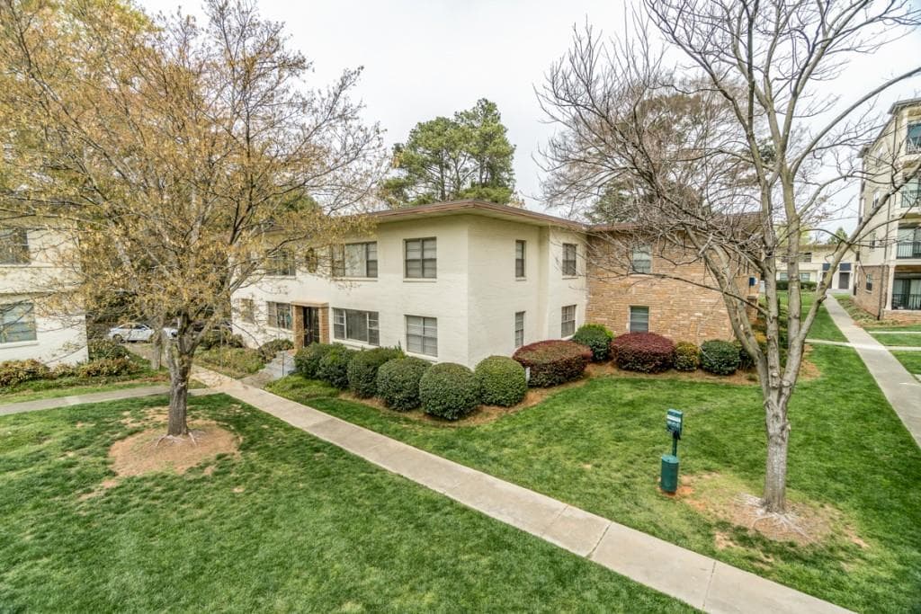 2240 Cheshire Bridge Road 203, Atlanta, GA 30324 — most recent listing photo