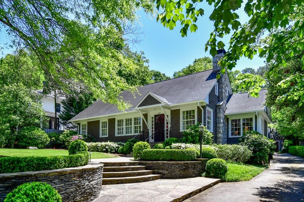 4 bedroom, 5 bathroom, 4,000 sq ft single family residence sold at 141 Lakeview Avenue, Atlanta, GA 30305