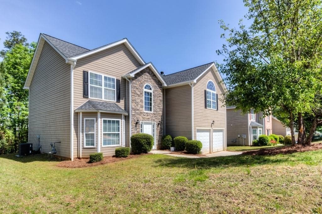 4 bedroom, 3 bathroom, 2,331 sq ft single family residence sold at 3092 Berthas Overlook, Douglasville, GA 30135