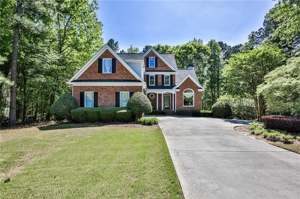 5 bedroom, 4 bathroom, 4,450 sq ft single family residence sold at 395 Amberbrook Circle, Grayson, GA 30017